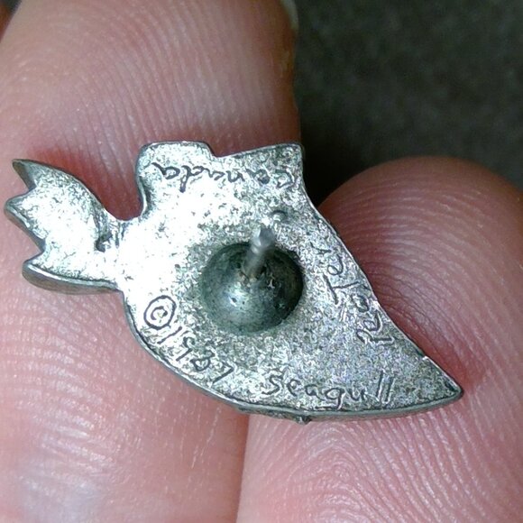 Bonnet pewter earrings stamped signed - Picture 3 of 3